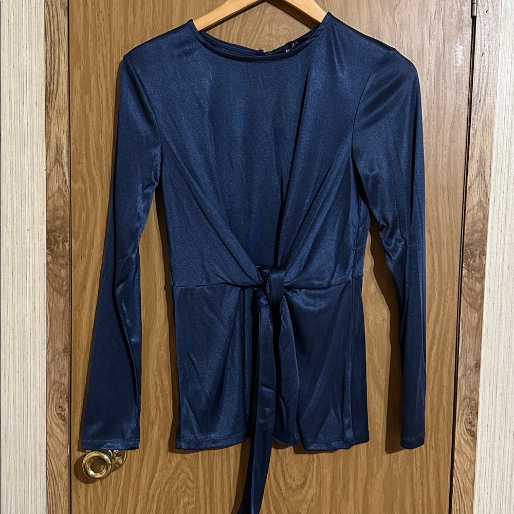 Annabelle Tie in Front Long Sleeve Top‎ Size S